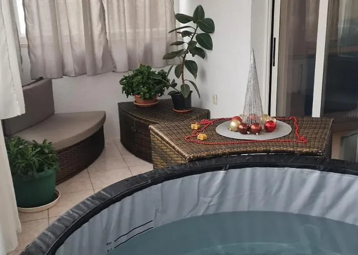 Jacuzzi Pepi Apartment